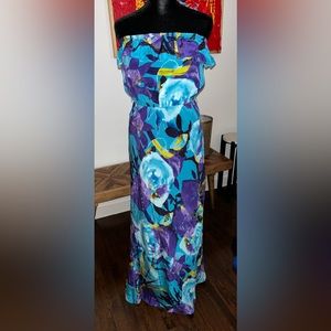 Beautiful summer strapless vacay dress. Smoke free home